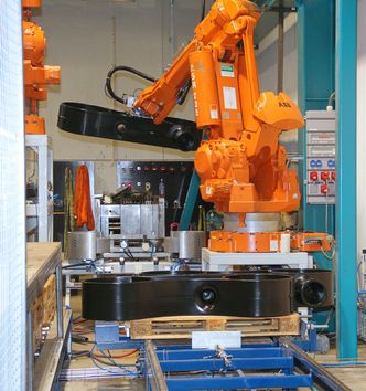 Plasto i Åndalsnes har investert stort i smartere produksjon. Foto: Joachim Seehusen