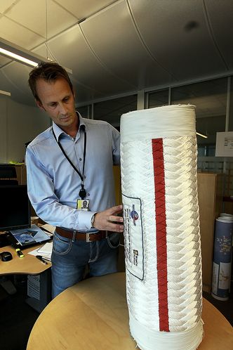 Bruker fiskebåterVerdens sterkeste: Goliat skal ankres opp med tau. Materialet det er laget av er sterkere enn stoffet man bruker i skuddsikre vester.