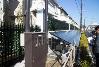 Fanger sol over alt: Til og med langs hovedgaten fanger Fujisawa opp solenergi.