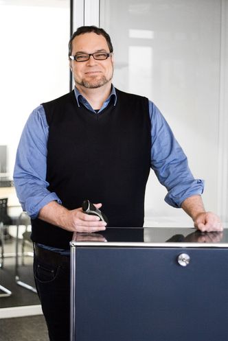 Kommer om et årLaderen er fremdeles ikke på markedet, men administrerende direktør Sascha Kühn i Ezelleron sier at de har klart å lage en rekke prototyper som fungerer uten problemer.