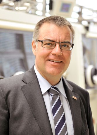 Samler informasjonSelvkjøresjefen: Dr. Ing. Dirk Hoheisel i Bosch leder rundt 2000 forskere som utvikler sensorer og programvare som trengs for å få den selvkjørende bilen inn på motorveien i 2020.