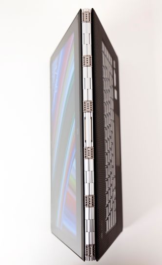 Konklusjon Telt-modus. Legg merke til de nye skjermhengslene.