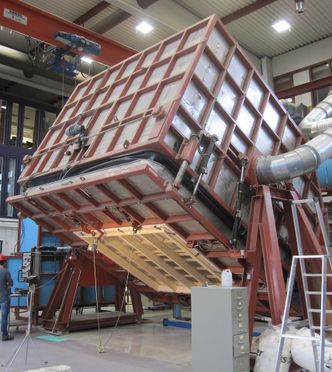 Testing av bygningsintegrerte solceller i vind og slagregn ved laboratoriet på SINTEF Byggforsk