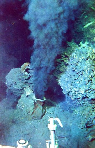 Svart røyk: Black smoker er ett av mange dypvannsfenomener vi vet relativt lite om.