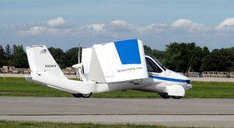 Terrafugias farkost er ikke helt fly, og ikke helt bil. Foto:  Terrafugia