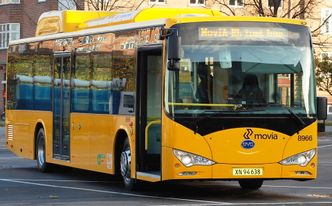 To slike BYD elektriske busser ble i 2014 satt i ordinær rutetrafikk i København. Bilde: Movia