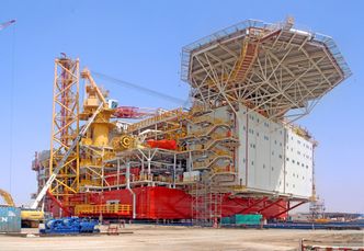 Forsinkelsen på tungløftefartøyet Pioneering Spirit fører til nok en utsettelse av Yme-fjerningen.