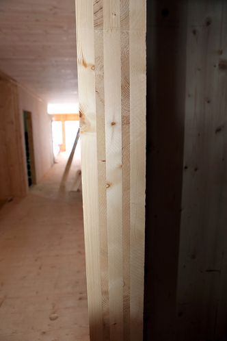Krever gode planerInnerveggene sammen med trapperom og yttervegger er den bærende delen av bygget. Alt i massivtre.