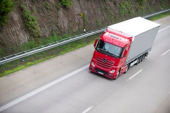 Adgero hevder at drivstoffobruket kan reduseres med mellom 15 og 25 prosent. Foto: Mercedes