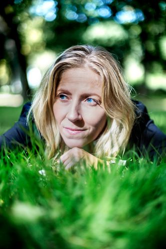 Pragmatisk til togNina Jensen sier at hun, WWF og resten av klimabevegelsen vil lenke seg fast om det blir oljevirksomhet i Lofoten og Vesterålen.