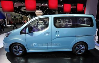 Symbio leverer en variant av Nissans sjuseter E-NV200 Evalia med brenselcelle-rekkeviddeforlenger til flåteoperatører fra neste år. Bildet viser Nissans E-NV200-prototype. Foto: Per Erlien Dalløkken