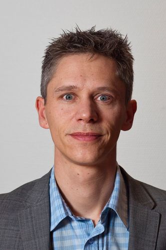 – Oljeeventyr på ventKjetil Hertvik - her fra hans tid i Oljeindustriens landsforening (nå Norsk olje og gass) - er kommunikasjonsdirektør i Eon. Han mener oljeindustrien er nødt til å forholde seg til endringer i oljeprisen.