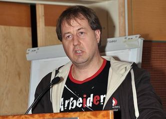 Ut med Jarlsberg og NorvegiaTillitsvalgt Per Steinar Stamnes i Statoil tror de ansatte kommer til å reagere negativt på endringene.