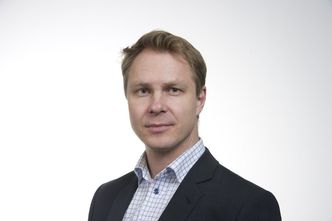 Kan få samme kvalitet til redusert prisPressetalsmann Morten Eek i Statoil sier selskapet skal ha en god miks av norske og utenlandske meieriprodukter til sine ansatte fremover. Photo: Ãyvind Hagen / Statoil