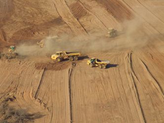 Medupi-kullkraftverket Sør-Afrika ble bygget av Eskom, med lån fra Verdensbanken. Her fra byggestart i 2007. Foto:  Eskom