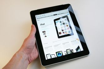 iPad1 kom for ti år siden. TU var bare passe fornøyd og anmelder Stein Jarle Olsen ønsket seg allerede en versjon to. Bilde:  Stein Jarle Olsen