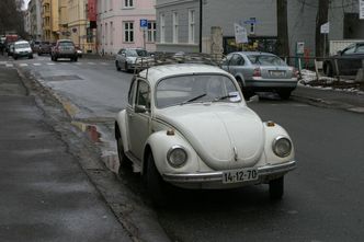 Beholder du den gamle bilen en stund til, kan du spare CO2-utslipp fra bilproduksjon. Foto: Truls Tunmo