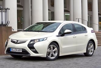 Det nærmeste man kommer elbiler som kan pumpes i dag er seriehybrider som Opel Ampera. Hydrogenbiler er også elbiler, som kan pumpes, men dette krever ny infrastruktur. Foto: Opel