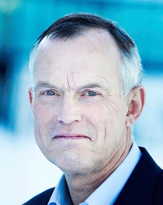Høyelliptisk polarbaneSatellittsjef: Cato Halsaa leder Telenor Satellite Broadcasting