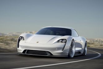 Porshce Mission E er en firedørs, fireseters helelektrisk sportsbil. Bilde: Porsche