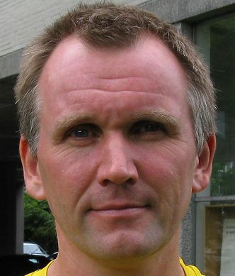 – Eksotisk mediumProfessor Jan Petter Hansen ved Institutt for fysikk og teknologi, Universitetet i Bergen, er ikke overbevist om at vi står overfor en snarlig energirevolusjon basert på Holmlids resultater.