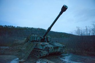 M109Norsk M109 artillerivogn i kamuflasje.
