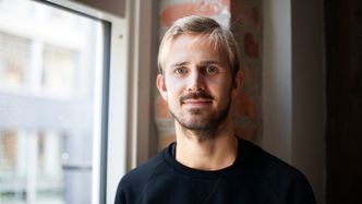 Anders Mjåset ble gründer som 14-åring, men manglet 3000 kroner for å realisere produktet. I dag leder han Mesh, som hjelper gründere i gang.