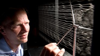 150 selskaper er inne Forfatteren: John Olav Giæver Tande.