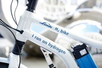 Stiv pris Sylinderen rommer 34 gram hydrogen under et trykk på 340 bar.