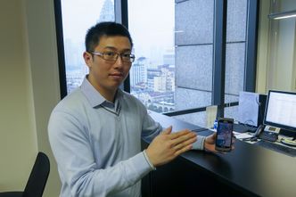 Veldig snart: Teknisk direktør i Elliptic Labs lover et snarlig gjennombrudd for den norske berøringsfrie ultralydteknologien, men vil ikke si hven kunden er. For selskapet er det viktig å være stasjonert i Kina hvor det meste av mobiltelefoner produseres.