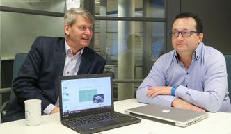 UtkonkurrertVil skape en landbruksrevolusjon: Sjefen for N2 Applied, Rune Ingels (t.v.) vil, sammen med ingeniør Ferdinand Stempfer bruke en fornyet og videreutviklet utgave av Kristian Birkelands lysbueteknologi til å produsere salpetersyre lokalt på gårdene. Den kan benyttes til å hente ut verdiene i naturgjødsel og til å løse miljø- og klimaproblemer