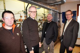 Krisedyktige: - Vi får betalt for å være langsiktige i vår forskning, sier avdelingssjefene Are Haugan(fra venstre), Rolf Nyborg, Kristian Sveen og forskningsdirektør Tore Gimse. Foto: Tormod Haugstad