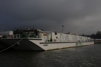 Hummel: LNG-lekter for landstrøm til AIDAsol Foto: Tore Stensvold