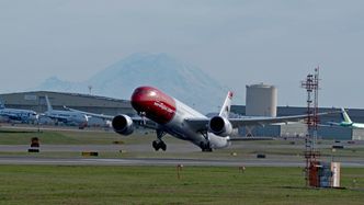 EI-LNI forlater Paine Field med kurs mot Oslo. Foto: Norwegian/Atle Straume