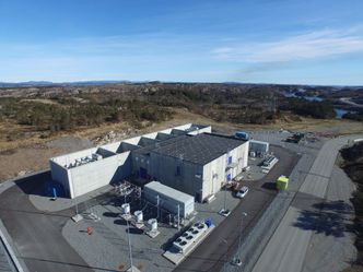 Landanlegget på Kollsnes sørger for at den uønskede strømmen som produseres i vekselstrømkabelen ut til Martin Linge-feltet ikke flyter tilbake i strømnettet. Foto: Total/Woldcam.