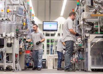 Industri 4.0: Bosch tar sin egen medisin som her ved fabrikken i Stuttgart-Feuerbach hvor maskinene selv rapporterer om sin egen tilstand. Foto: Bosch