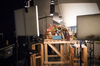 EKTE LYS: Ingenting overlates til tilfeldighetene når scenen lyssettes. Når bildet er knipset, er dette ett av elementene som ikke skal redigeres i ettertid. Foto: TU Story Labs