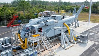 CH-53K-prototypen som brukes til bakketesting (GTV) var ferdig allerede i 2012. Her fra «Bare Head Light Off»-testingen for to år siden. Foto: Sikorsky
