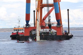 Før jul ble 36 bølgekraftkonvertere plassert på havbunnen utenfor den svenske vestkysten, blant annet ved hjelp av norske Cecon Contracting. Nå blir det utstrakt samarbeid med flere norske aktører. Foto: Fortum