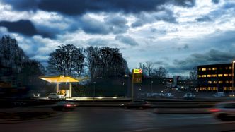 Slik vil den første Uno X-hydrogenstasjonen se ut når den åpner til høsten. Foto: Fotomontasje