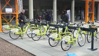 Elsykkelstativene blir omtrent som vanlige bysykkelstativer, med unntak av at de også lader syklene. Foto: Stein Jarle Olsen