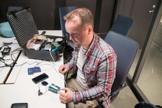 Denne kortleseren, en Arduino-enhet, ble brukt i eksempelet fra videoen. Foto: Tek Story Labs