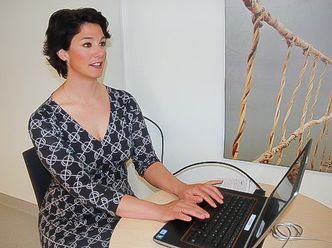 Effektiviserer psykiatrisk behandling: Vi selvbetjener oss i nettbanken og eller på nettet. Det er litt av det samme tenkegodset om effektivisering og forbedring som ligger i prosjektet INTROMAT, som skal ledes av Tine Nordgreen ved Haukeland Universitetssykehus. Foto: Haukeland Universitetssykehus