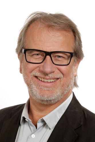 Automatiserer og forbedrer: Prosjektet DoMore som ledes av professor Håvard Danielsen skal automatisere mye av jobben til patologene. Foto: DoMore