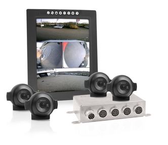 De nye brannbilene har kameraer som sikrer at sjåføren kan se alt rundt bilen. På sidene er det IR-kameraer slik at lys ikke er nødvendig. Foto: Egenes Brannteknikk