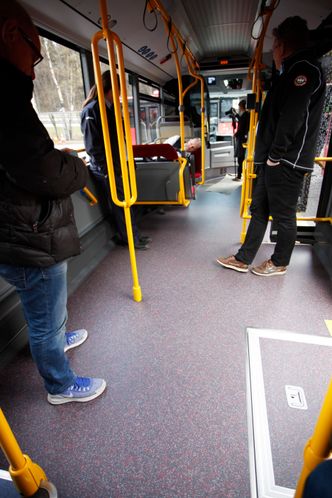 Foran er det svært god plass til barnevogner, rullestol eller liknende. Foto: Stein Jarle Olsen