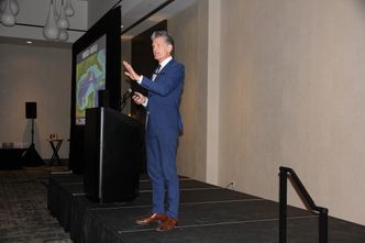 Helge Hove Haldorsen er i en annen divisjon enn de fleste andre foredragsholdere i oljeindustrien. . Foto: Tormod Haugstad