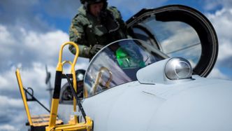 Den passive IRST-sensoren sitter på snuta rett foran cockpit. Bilde: Saab