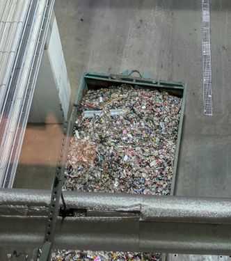 Metaller: Det importerte søppelet er på langt nær så rent som det lokale svenske. Her må mye sorteres ut. Opptil tre slike vognlass med metaller tas ut hver dag. Foto: ORV