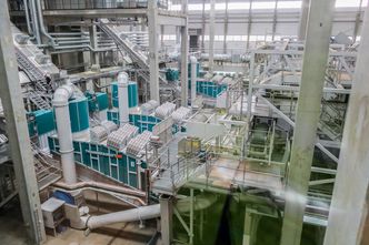 Søppelrensing: Fra ankomst til ferdig brennstoff renses søppelet i tre linjer. Først knuses det ned til maks 8 cm, så tas metall og mineralrester ut. Foto: ORV